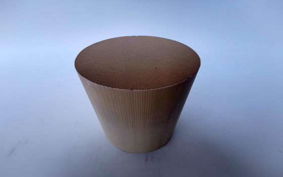 Cngの触媒コンバーターの天燃ガスの触媒の蜜蜂の巣のタイプIATF16949