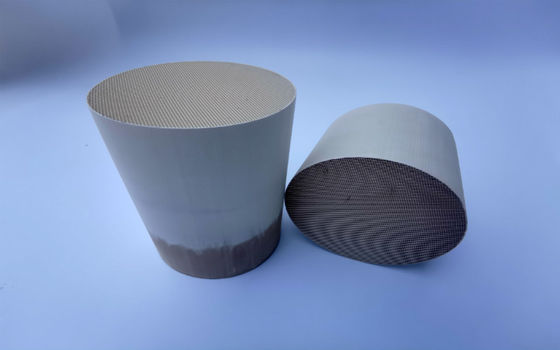 プラチナDOCディーゼル酸化触媒の蜜蜂の巣の陶磁器の触媒の基質
