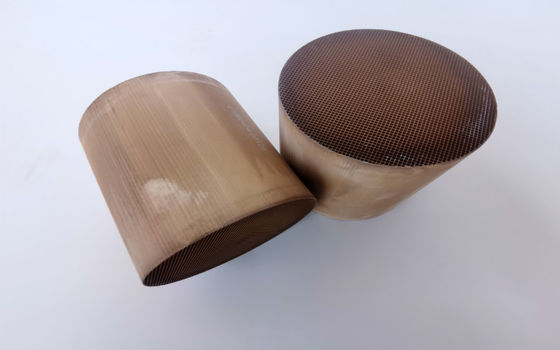 プラチナ金属陶磁器の蜜蜂の巣の触媒コンバーターの蜜蜂の巣Scrの触媒100cell 200cell