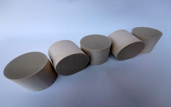 触媒作用を及ぼされたガソリン微粒子フィルターCGPF触媒の蜜蜂の巣のタイプEu6